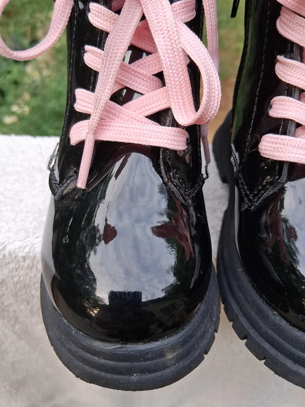 OshKosh B'gosh Child Shiny Pleather Black & Pink Boots Size 7M